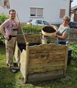 Bild Gemeinschaftlicher Einsatz am Rhönhof: „Frühjahrsputz“ im Garten