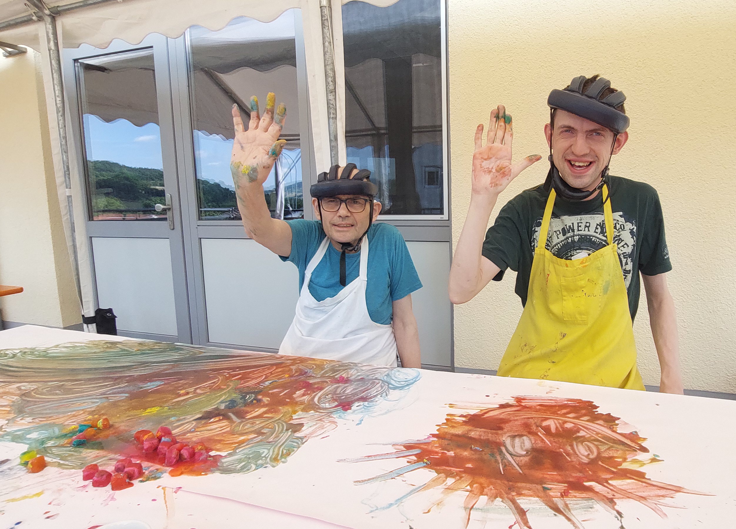 Kreative Abkühlung im Kunstworkshop – Malen mit Eiswürfeln