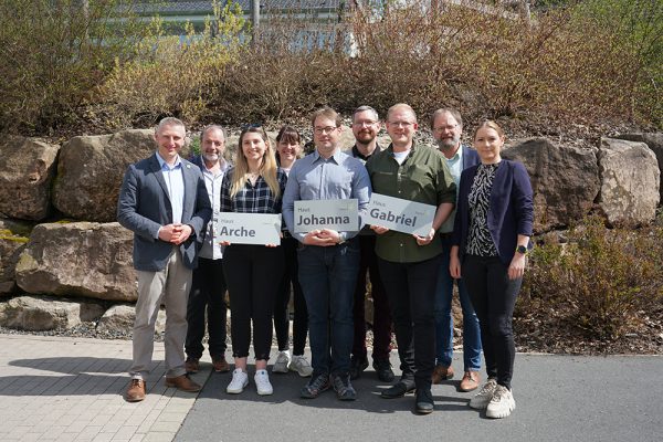 Bild Neue Namen für vertraute Orte: Die Lebensbrücke in Gersfeld feiert Neubenennung der Wohnhäuser